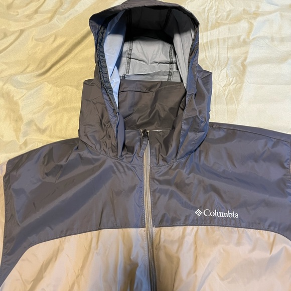 Columbia Windbreaker with Concealable hood from the line of Packable Jackets - Picture 7 of 8
